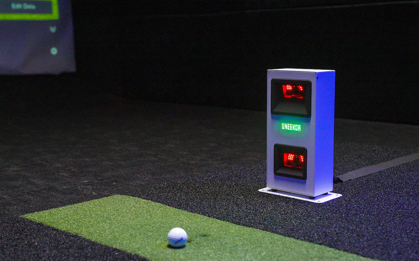 Uneekor EYE MINI CORE Launch Monitor
